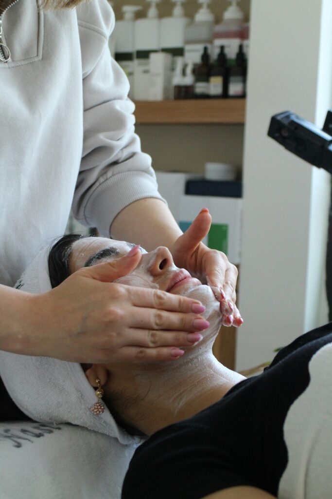Custom Spa & Facials in Parrish for anti-aging and hydration