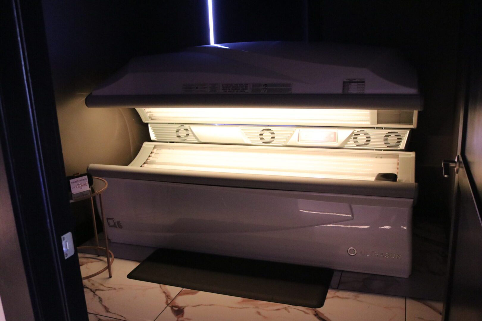UV tanning bed in Parrish FL